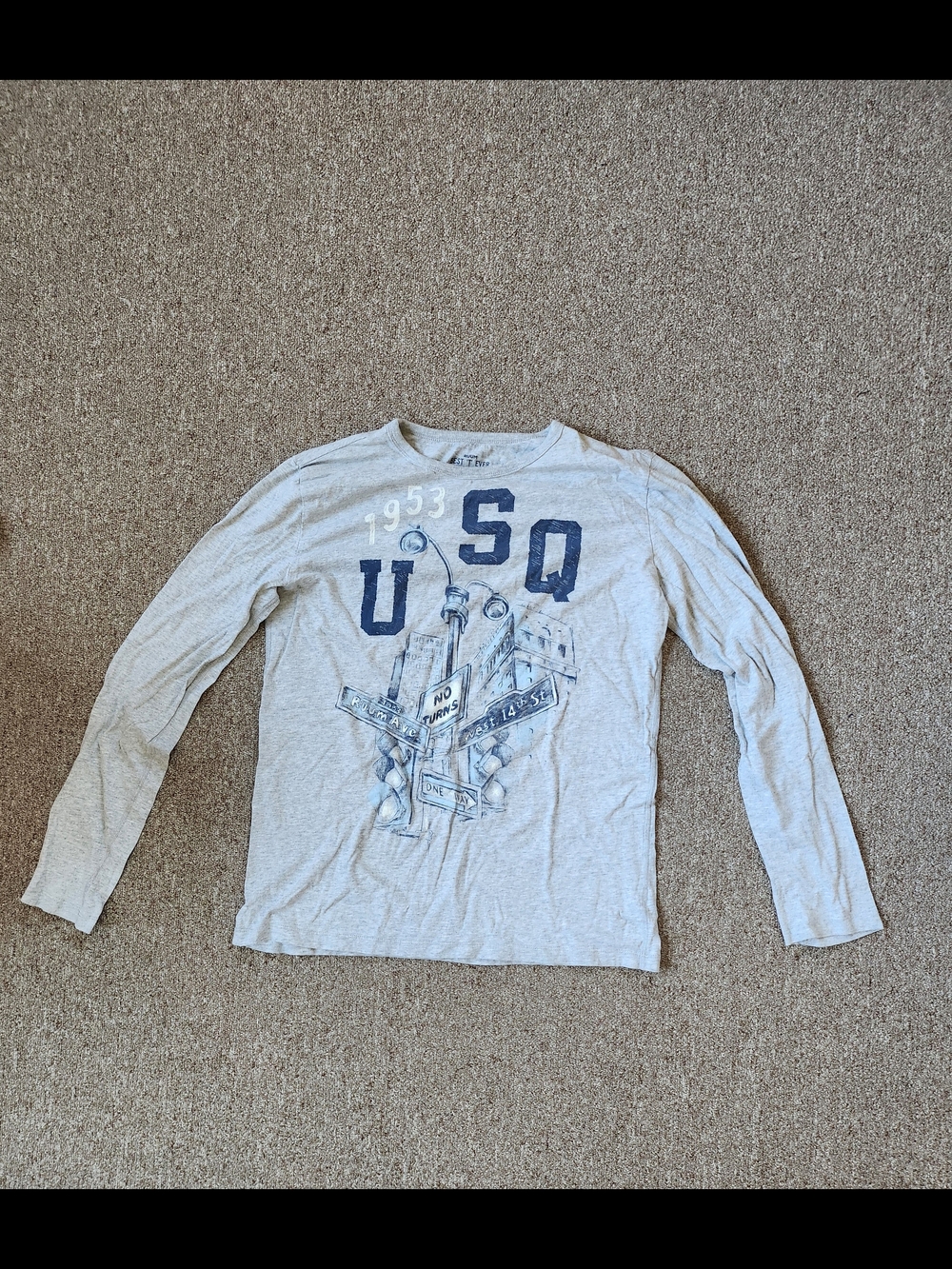 Ruum Gray Long Sleeve Tee with Navy Graphic
